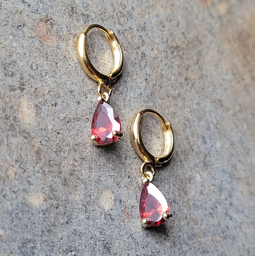 18k Gold Ruby Stone Earrings - Picture 2 of 6